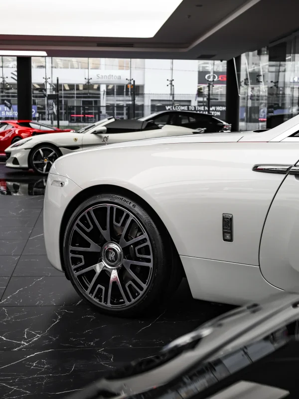 2016 Rolls-Royce Wraith, photograph 3