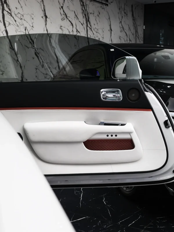 2016 Rolls-Royce Wraith, photograph 10