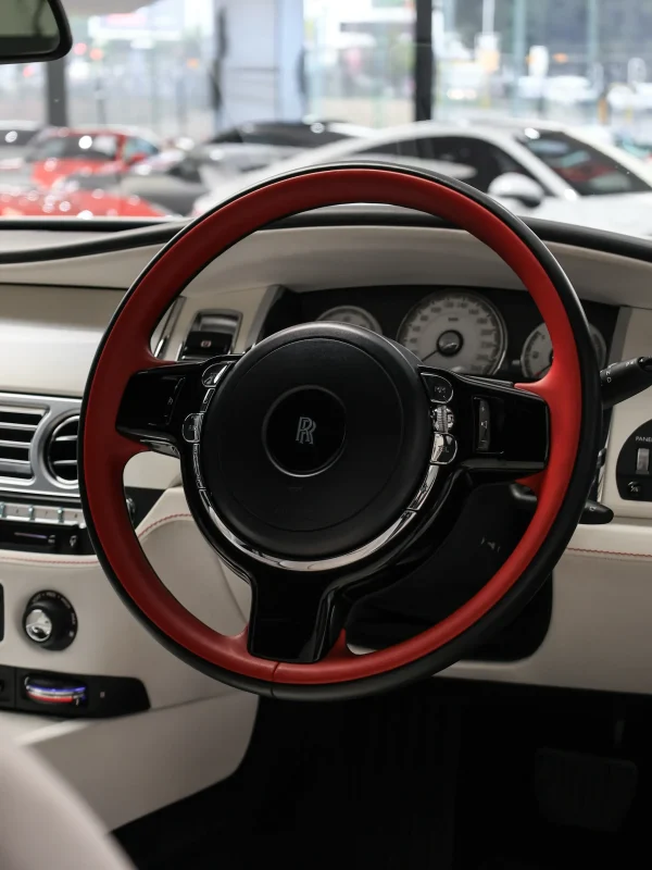 2016 Rolls-Royce Wraith, photograph 11